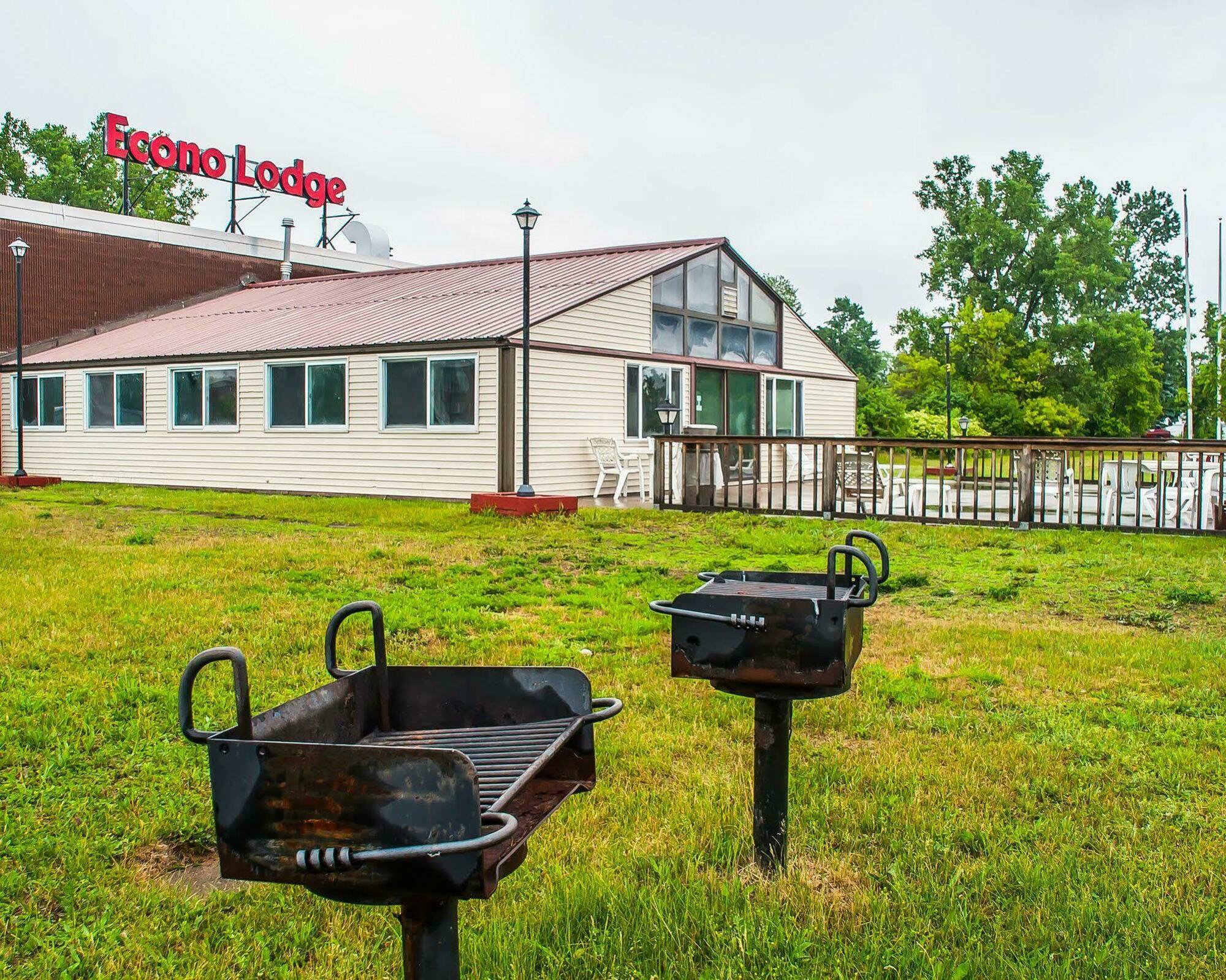 Hotel Adirondack Efficiencies Watertown Zewnętrze zdjęcie